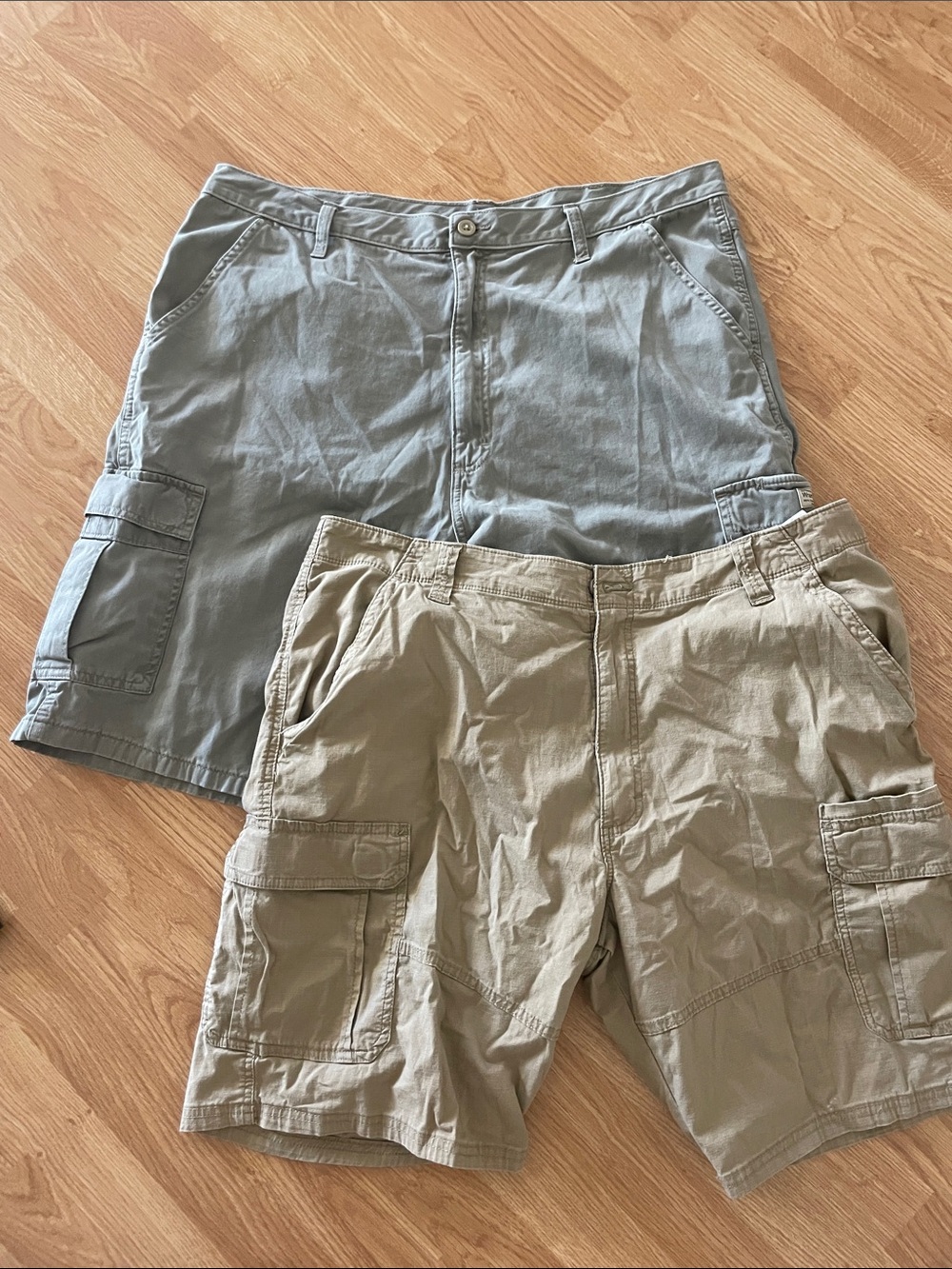 Men’s wrangler cargo shorts lot 40